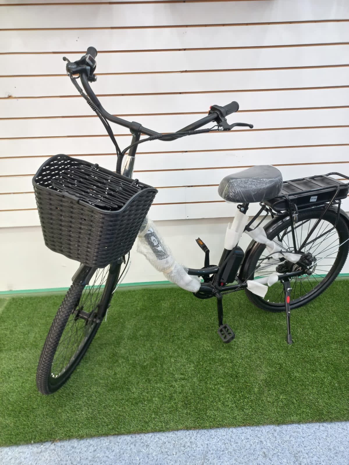 Электровелосипед gt v1. Gt v11 электровелосипед. Электровелосипед gt v6 Pro. Электровелосипед с багажником.
